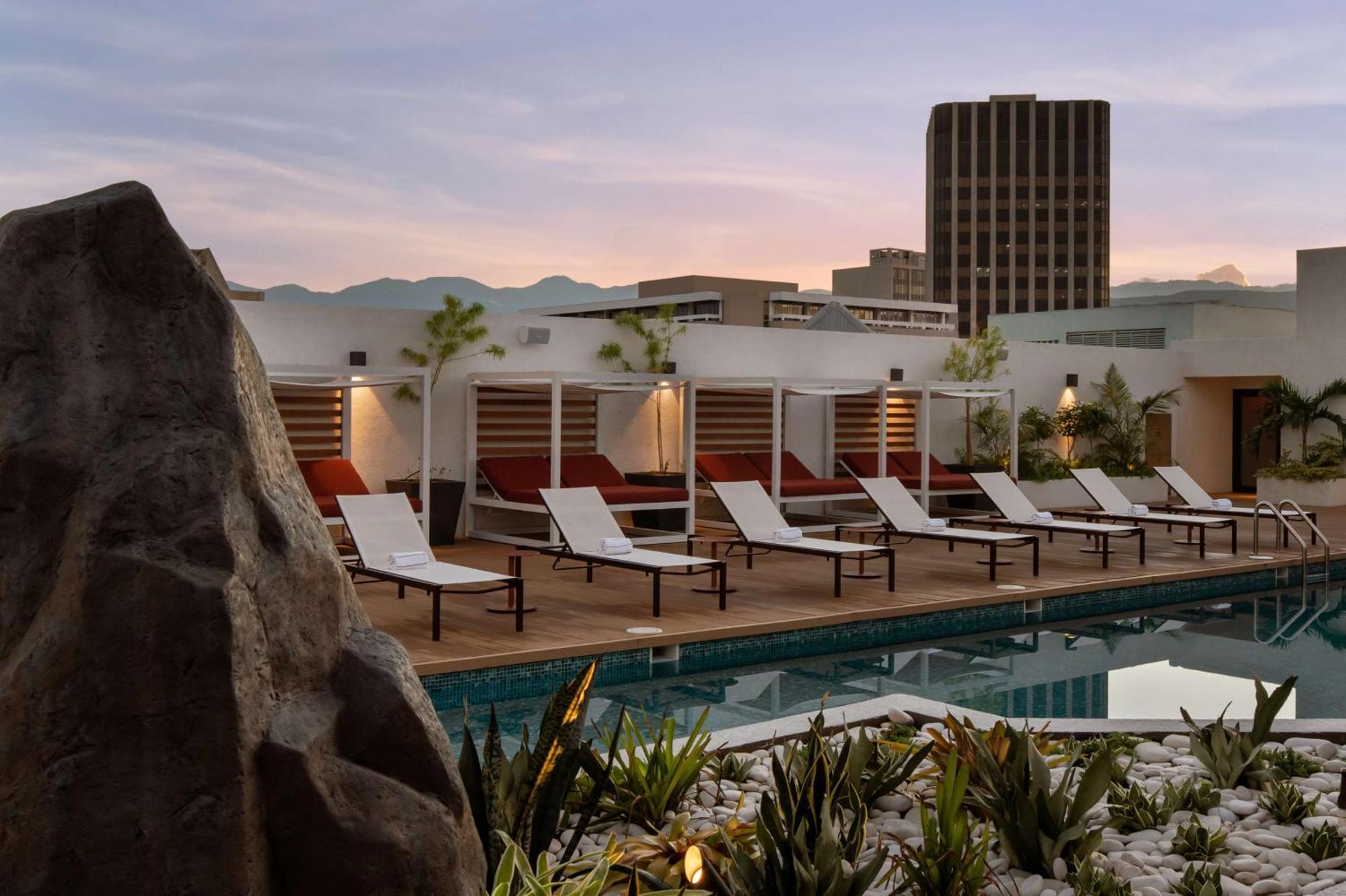 Rok Hotel Kingston Tapestry Collection By Hilton Εξωτερικό φωτογραφία